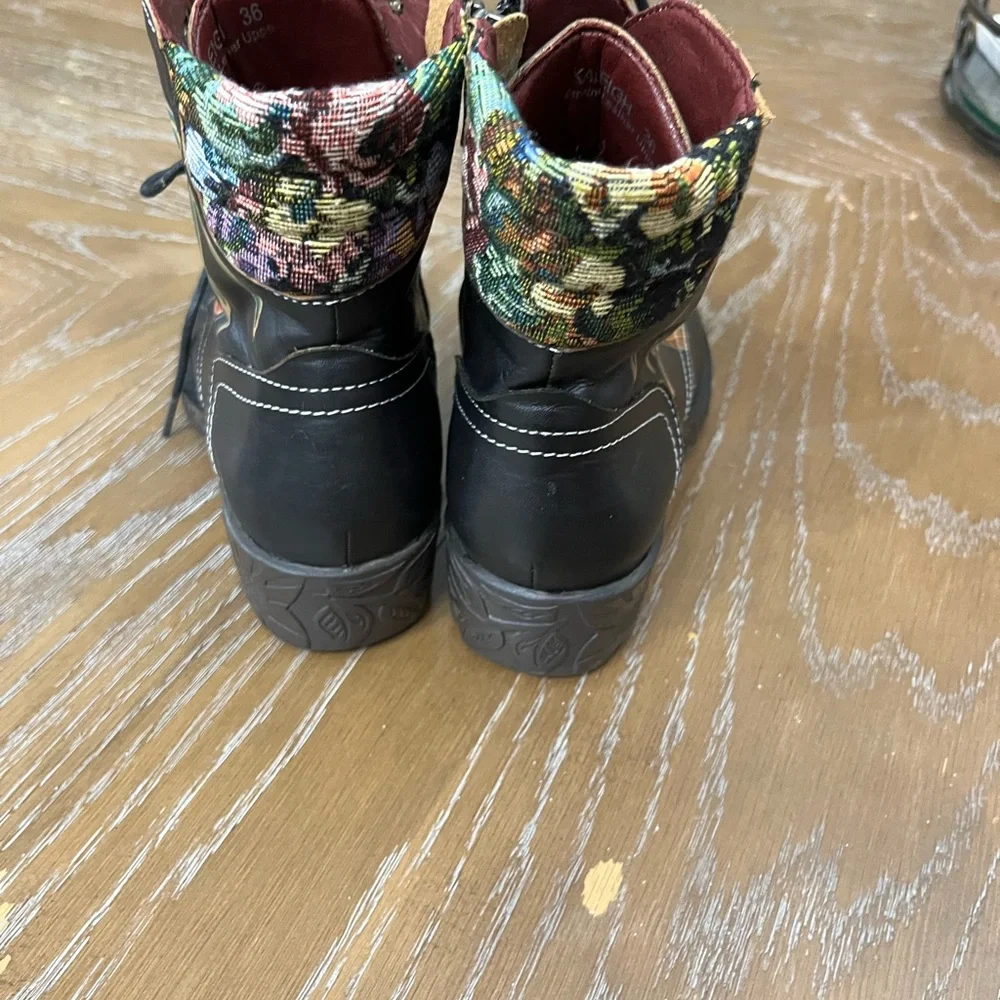 Spring Step L’Artiste Black Floral/Rose Combat Boots - Picture 3 of 6